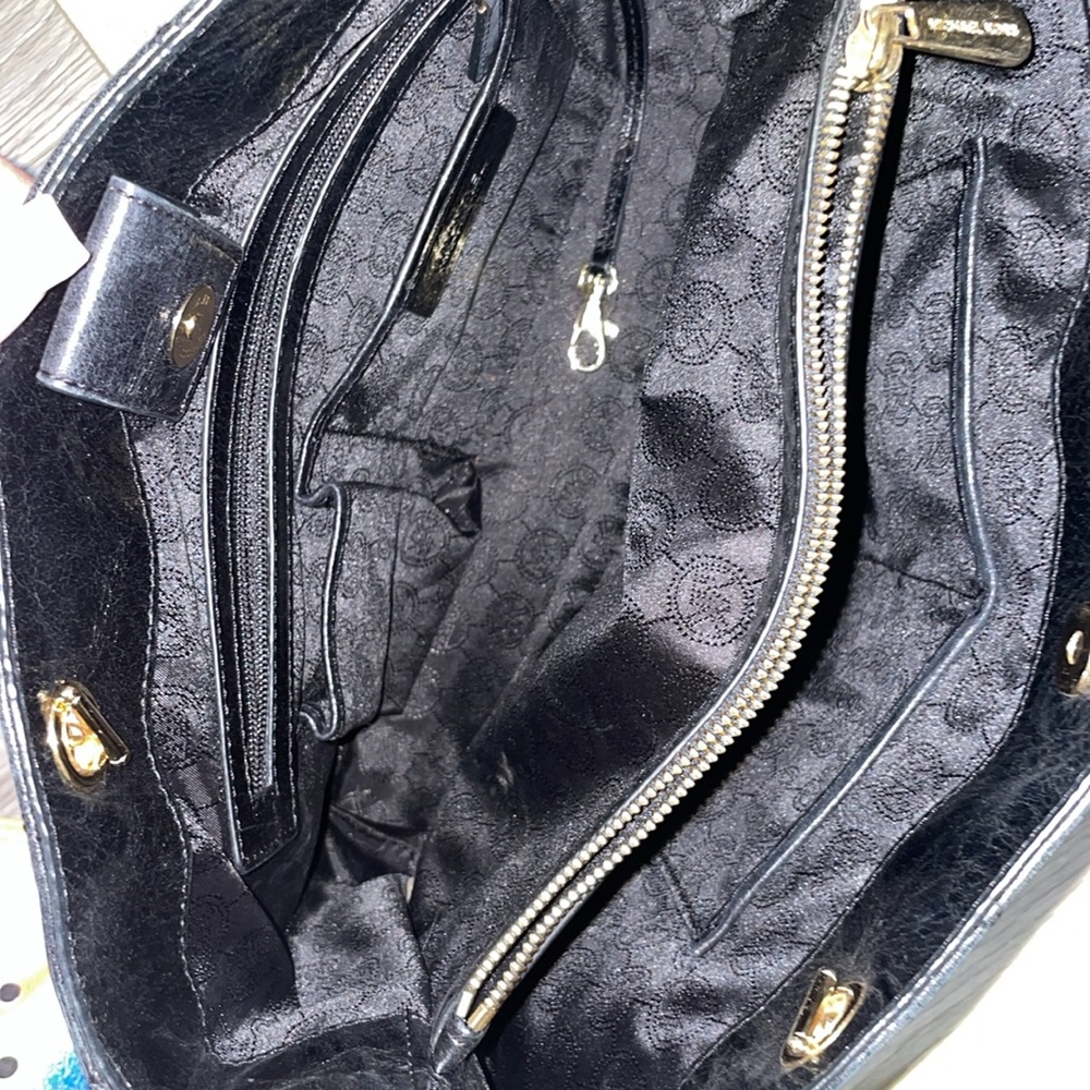 Black Michael Kors tote bag - Picture 4 of 4